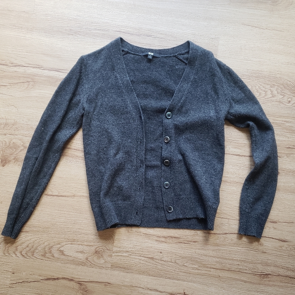 UNIQLO dark gray cardigan size small